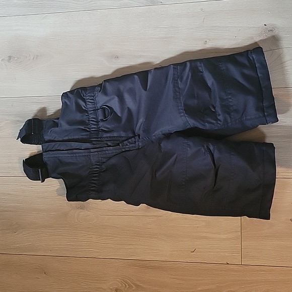 Snowpants - Picture 2 of 3